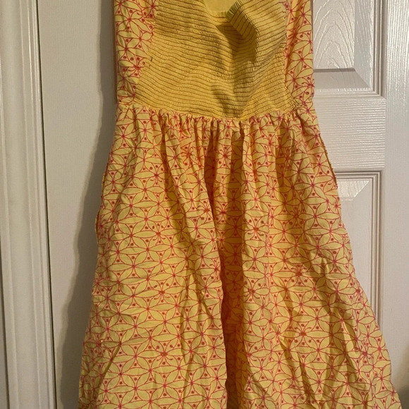 Lilly Pulitzer Felicity Starfruit Yellow Fly Away
Eyelet Strapless Dress - Picture 7 of 10